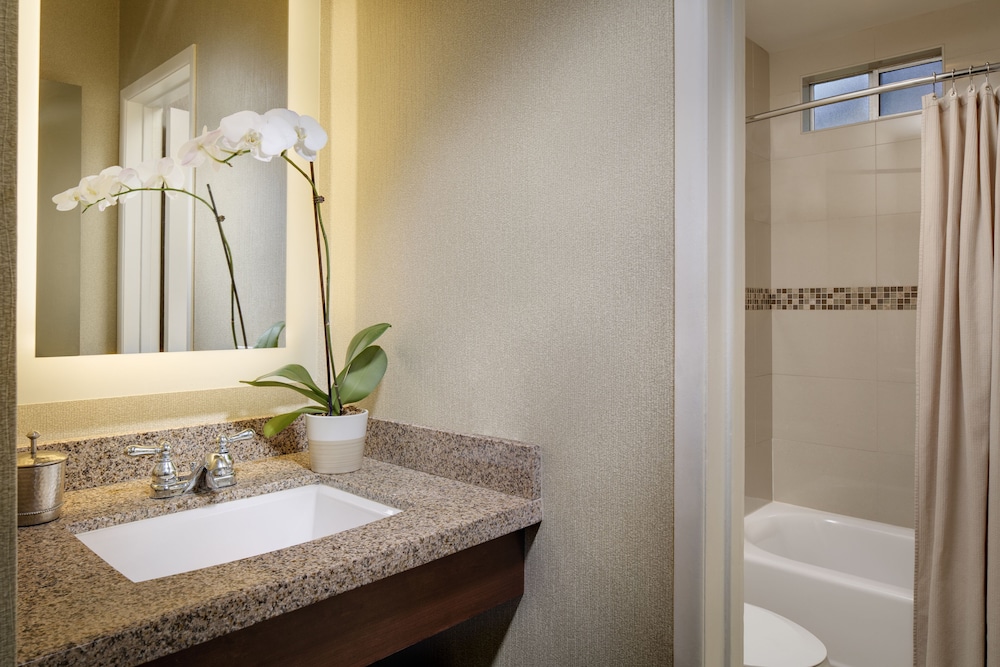 Deluxe Room, 2 Double Beds, Bay View (Bay Front Queens Connecting 1st Floor)