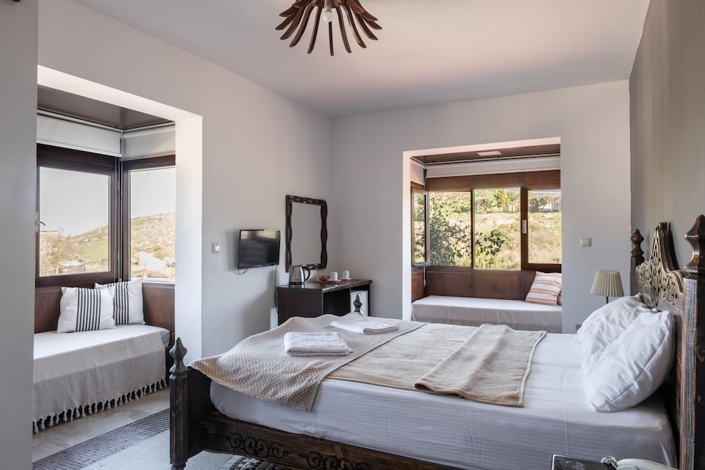 Superior Room - Photo 15