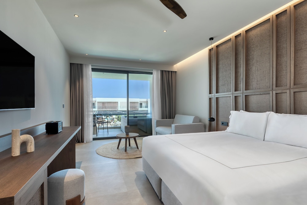 Standard Suite Inland View, Jacuzzi