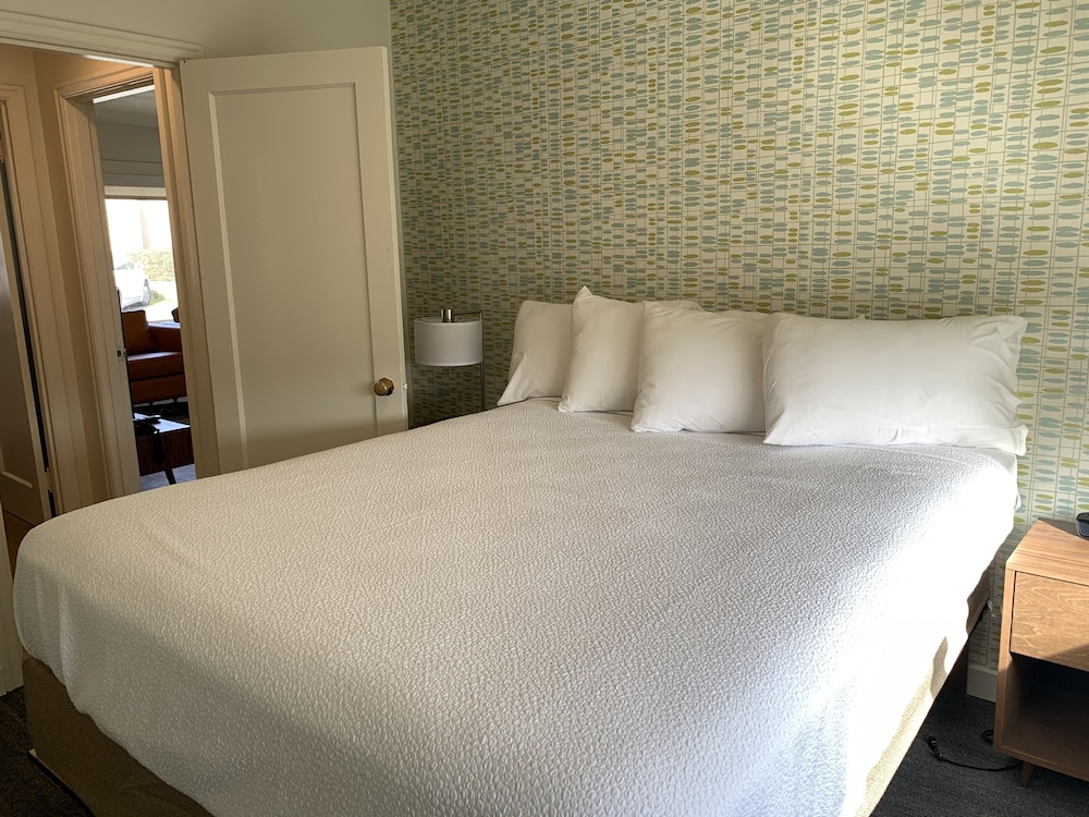 Courtyard Suite photo 2