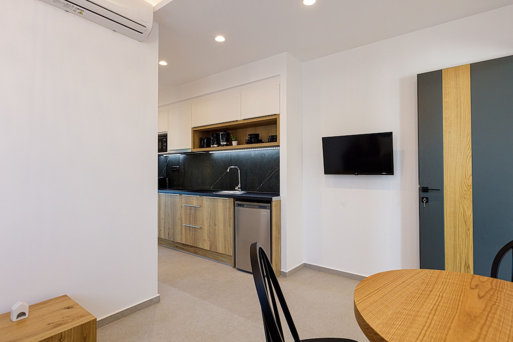 Suite, 1 Bedroom, Sea View - Photo 12