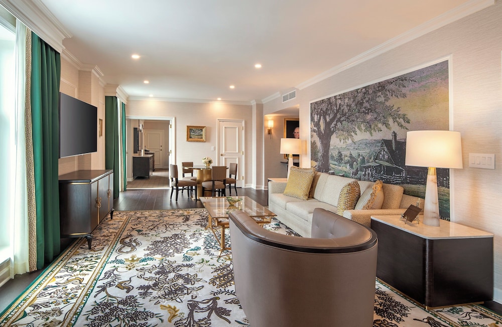 Suite, 1 King Bed (George Washington)