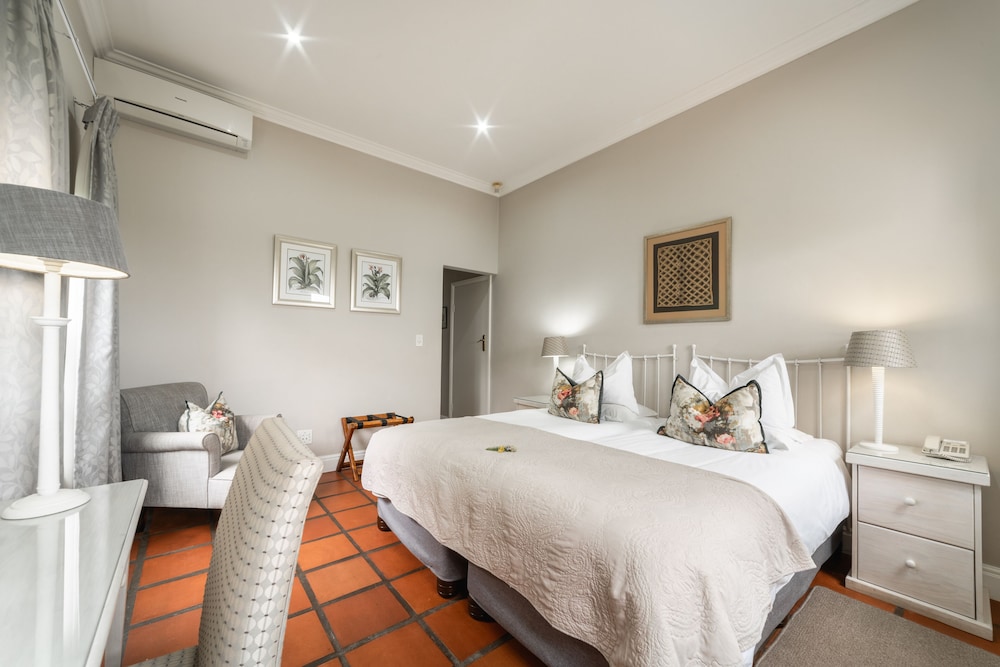 Standard Twin Room photo 3