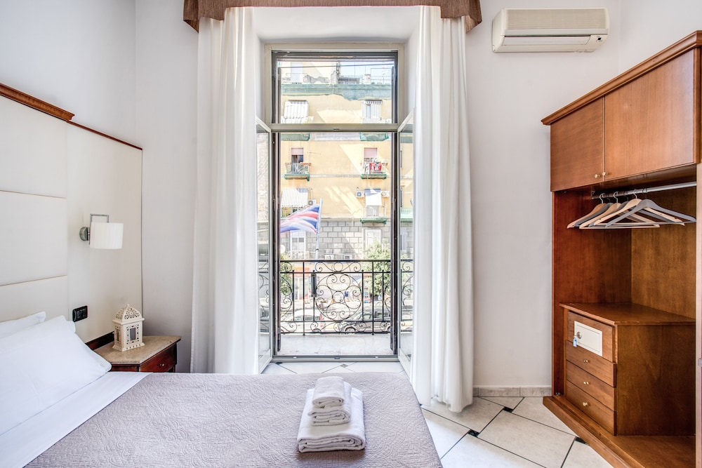 Standard Double or Twin Room - Photo 27
