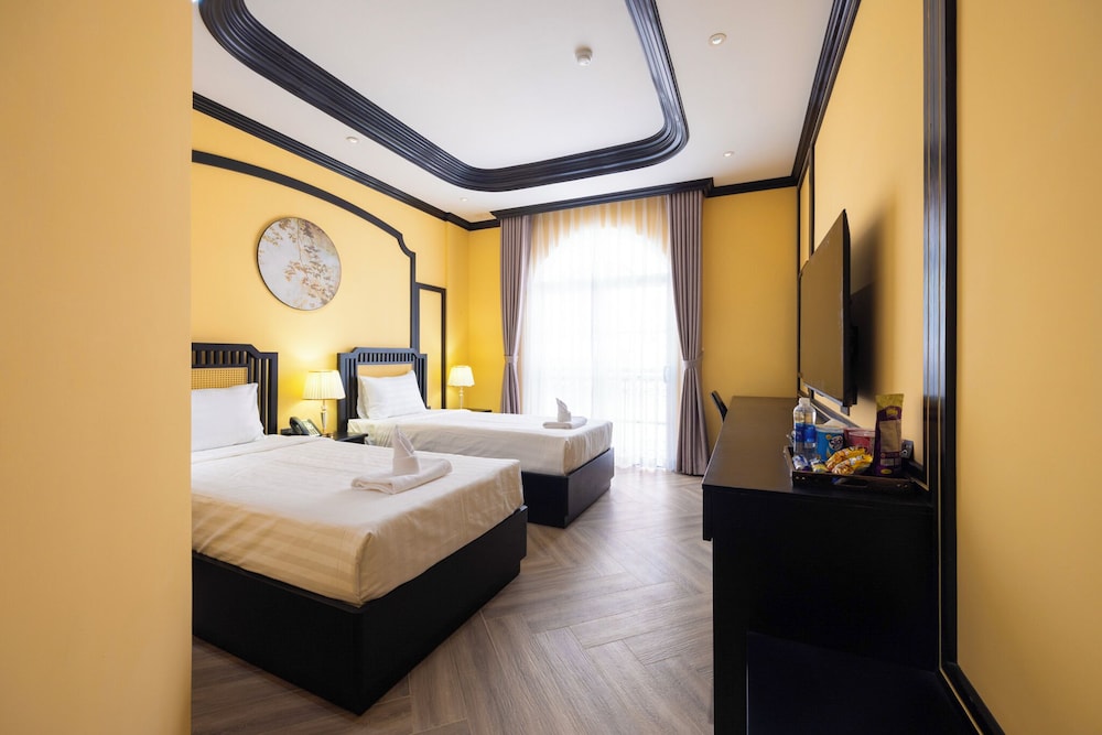 Deluxe Twin Room, City View