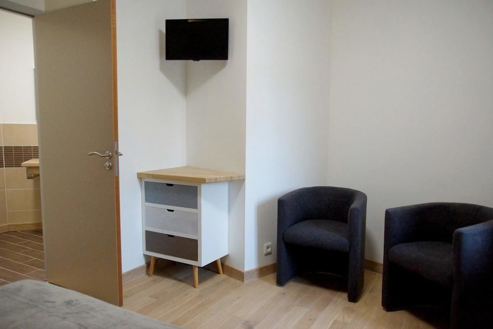 Double or Twin Room photo 3