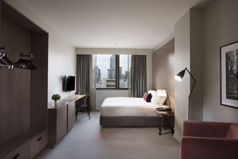 Room, 1 King Bed, City View - Photo 4