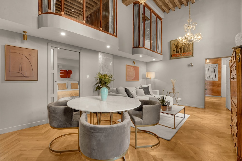 Exclusive Penthouse, 3 Bedrooms, Non Smoking, Courtyard View photo 1