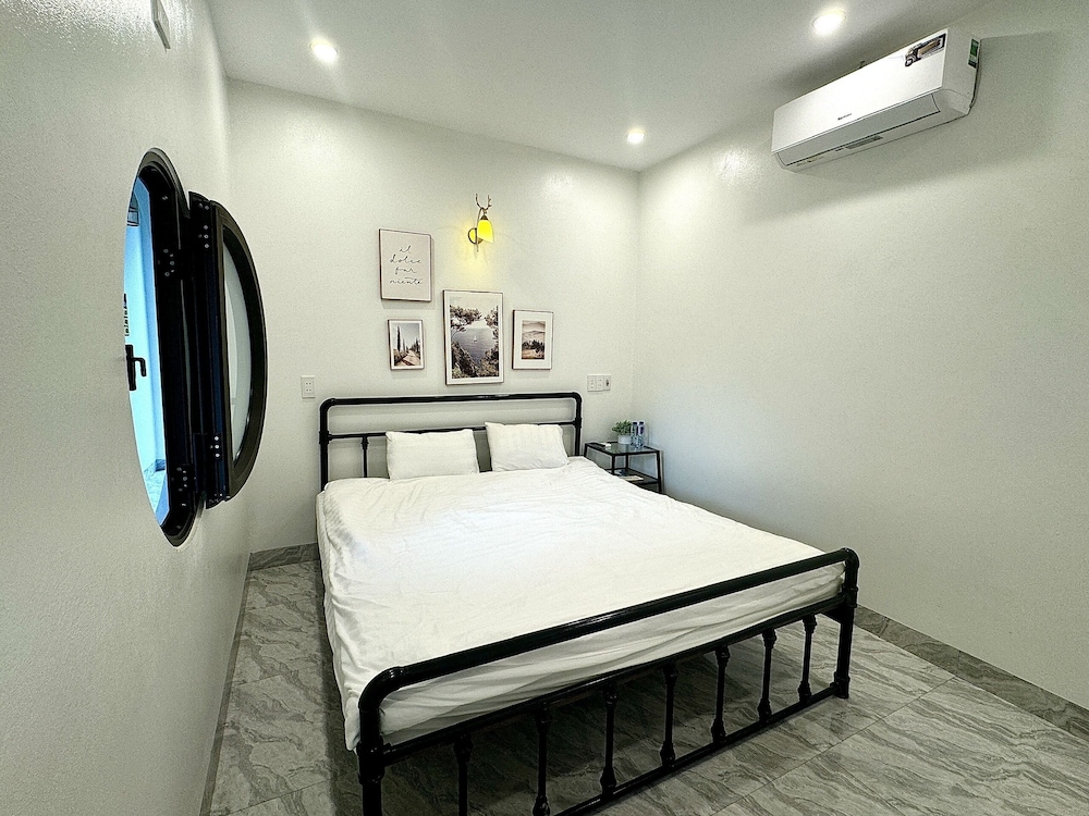 City Double Room, 1 King Bed photo 3