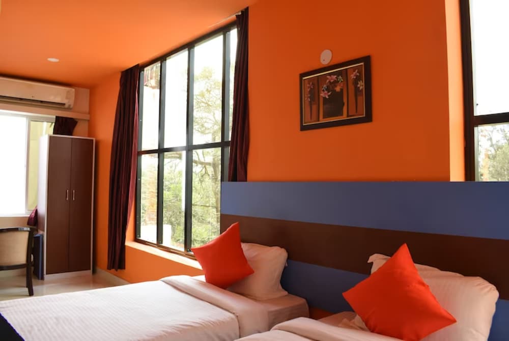 Deluxe Double Room, City View photo 3