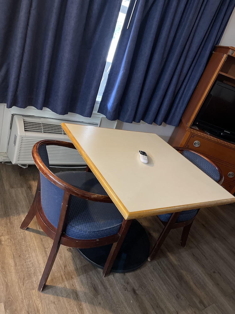 Standard Room, 1 Queen Bed