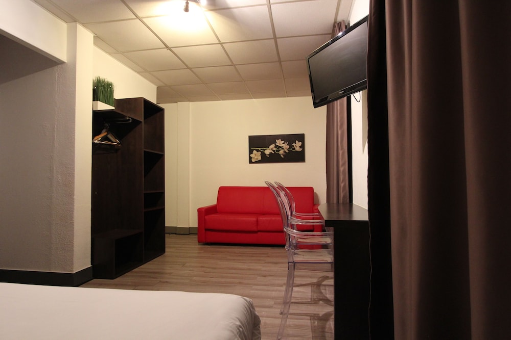 Suite with Air Conditioning photo 3