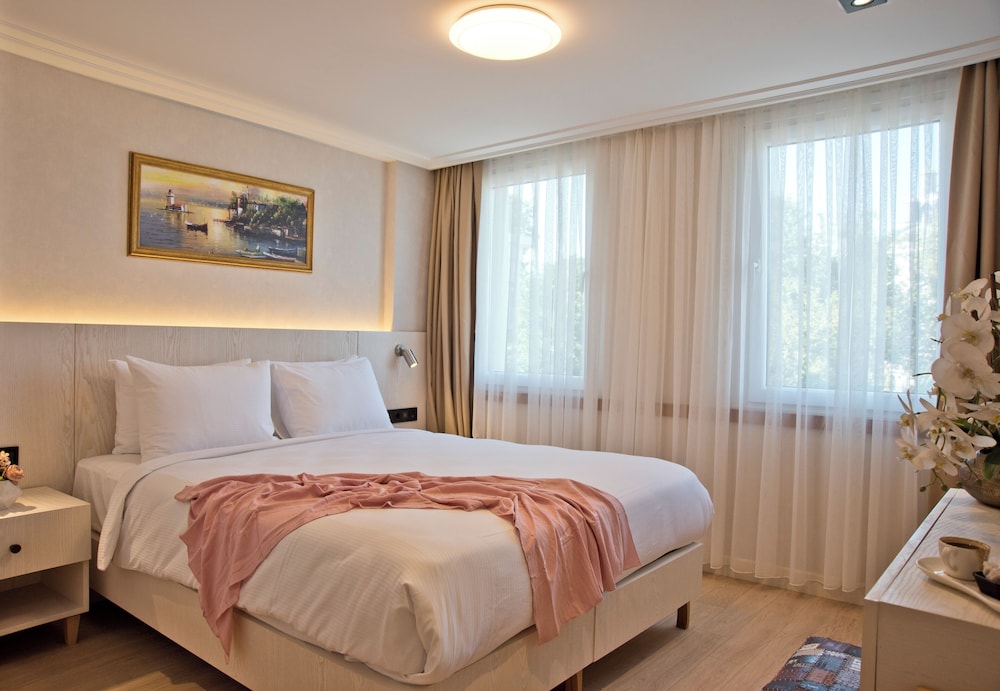 Superior Double Room, City View photo 2