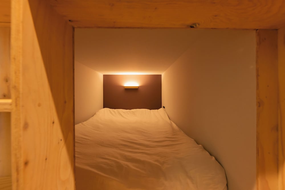 Standard Shared Dormitory, Women only, Non Smoking