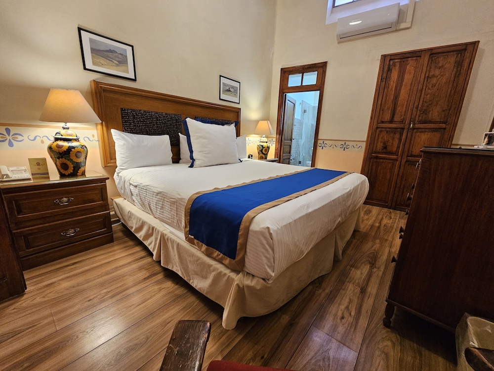 Classic Room, 1 King Bed - Photo 1