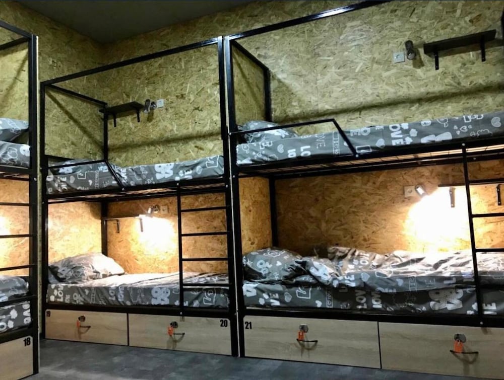 Bed in 8-Bed Mixed Dormitory Room photo 3
