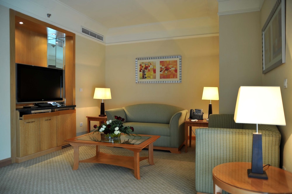 Suite, 1 Bedroom, Pool View photo 3
