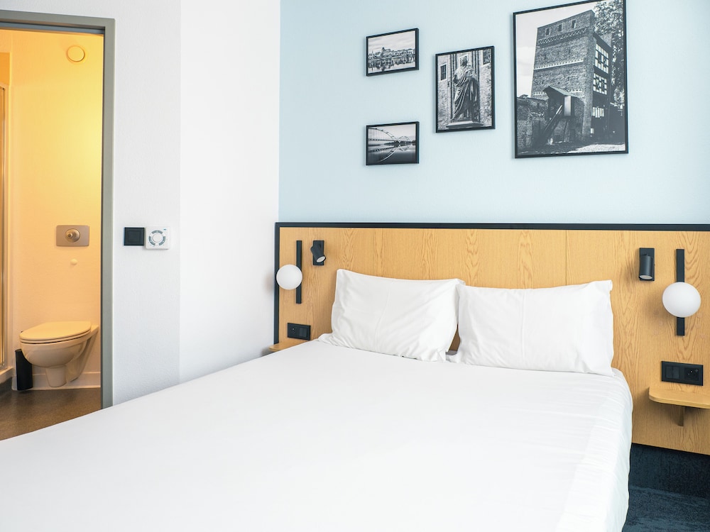 Premium Room, 1 Queen Bed