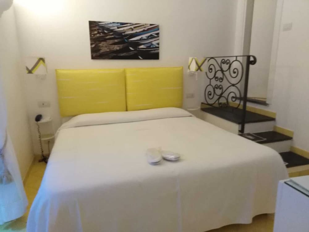 Standard double room with queen bed or 2 separated bed photo 3