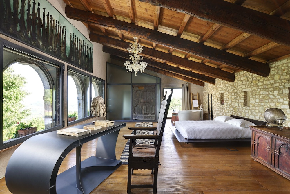 Romantic Suite, Annex Building photo 1