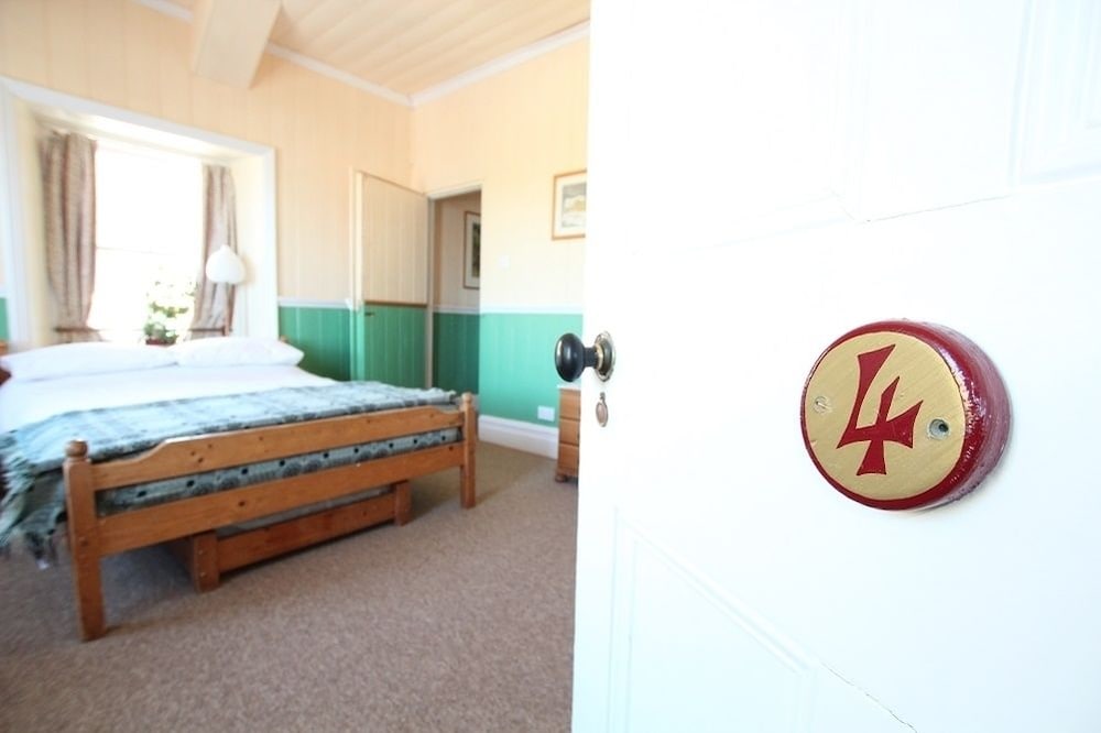 Room 4 photo 3