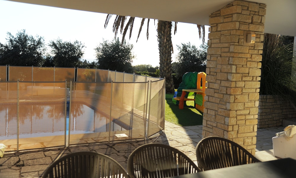 Villa photo 3