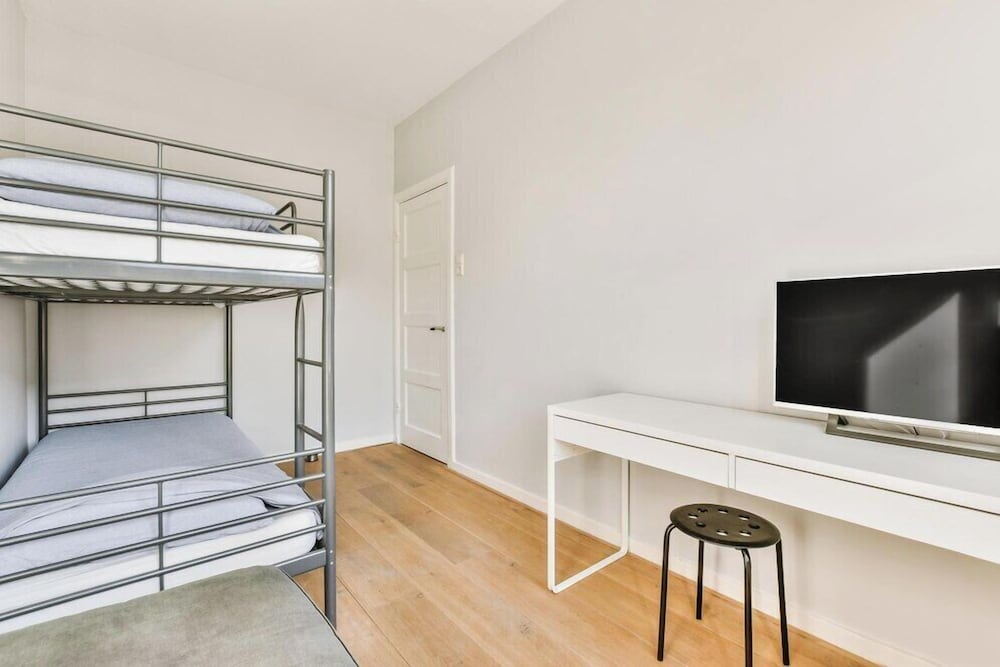 Shared Dormitory Per Bed