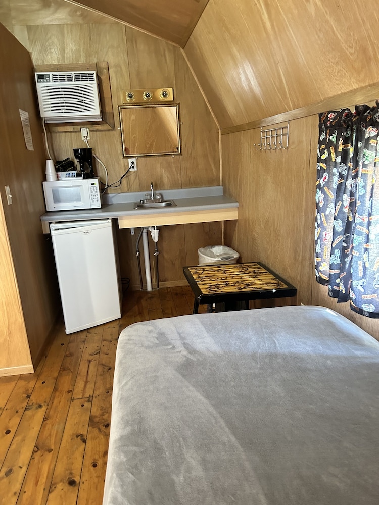 Cabin, 1 Queen Bed (Bathroom) photo 3