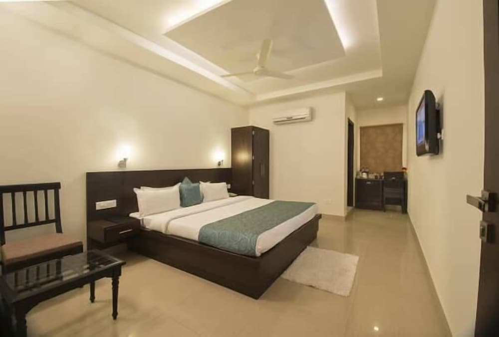 Deluxe Room - Photo 1