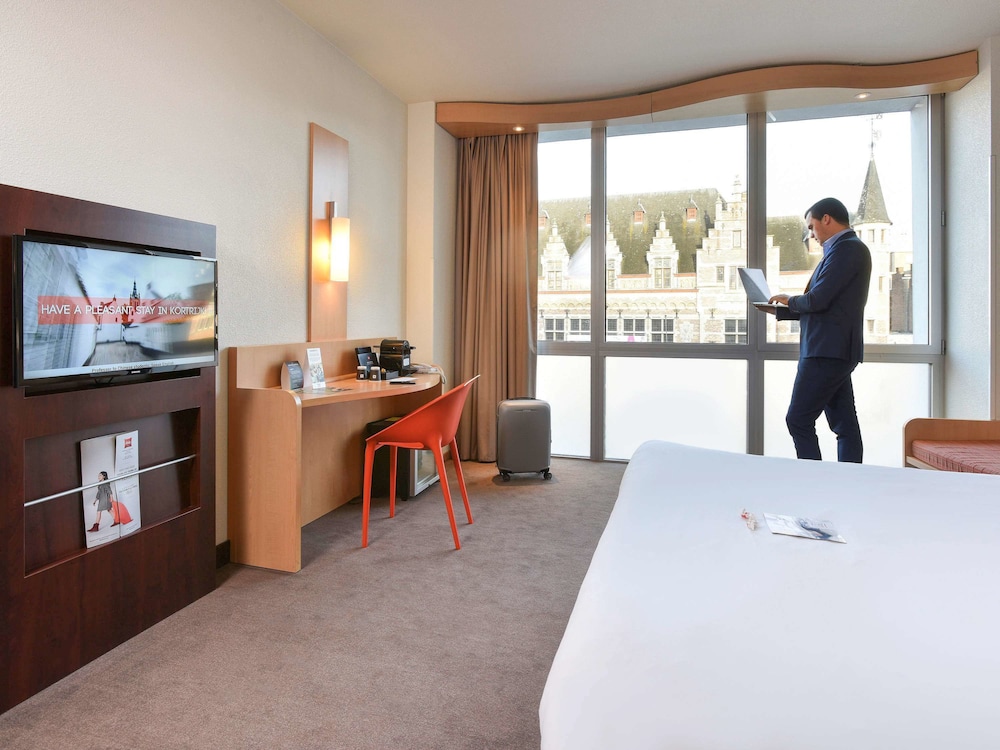 Premium Room, 1 Queen Bed - Photo 1