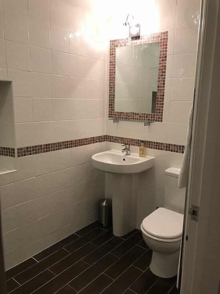 Double Room, Ensuite (Boots) - Photo 4