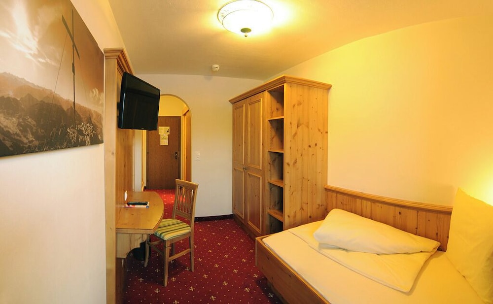 Single Room, Balcony, Mountain View