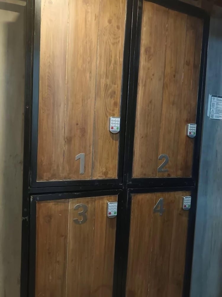 Standard Shared Dormitory, 4 Bedrooms photo 2