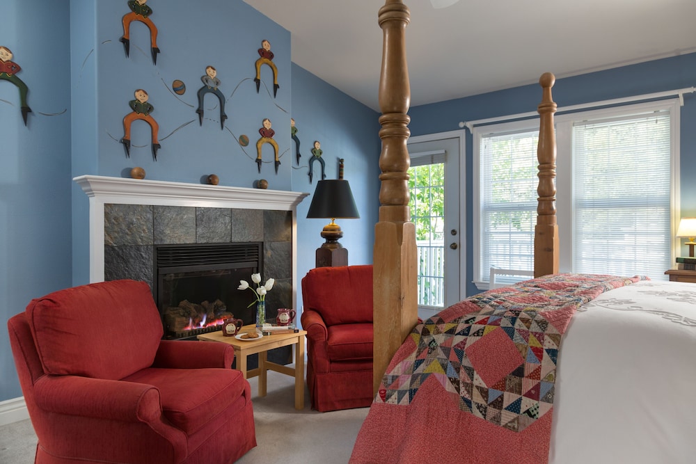 15-Folk art room