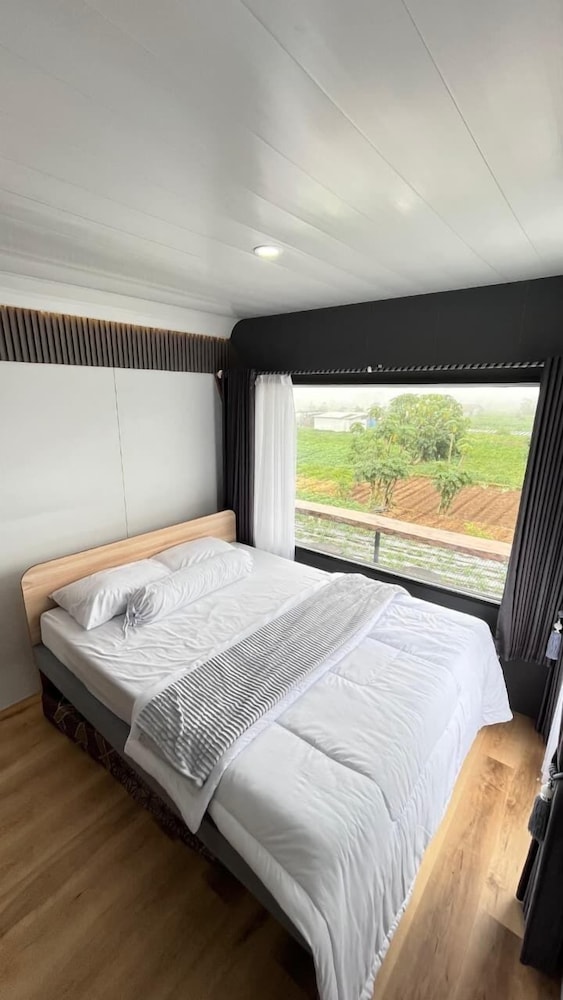 Standard Cabin photo 2