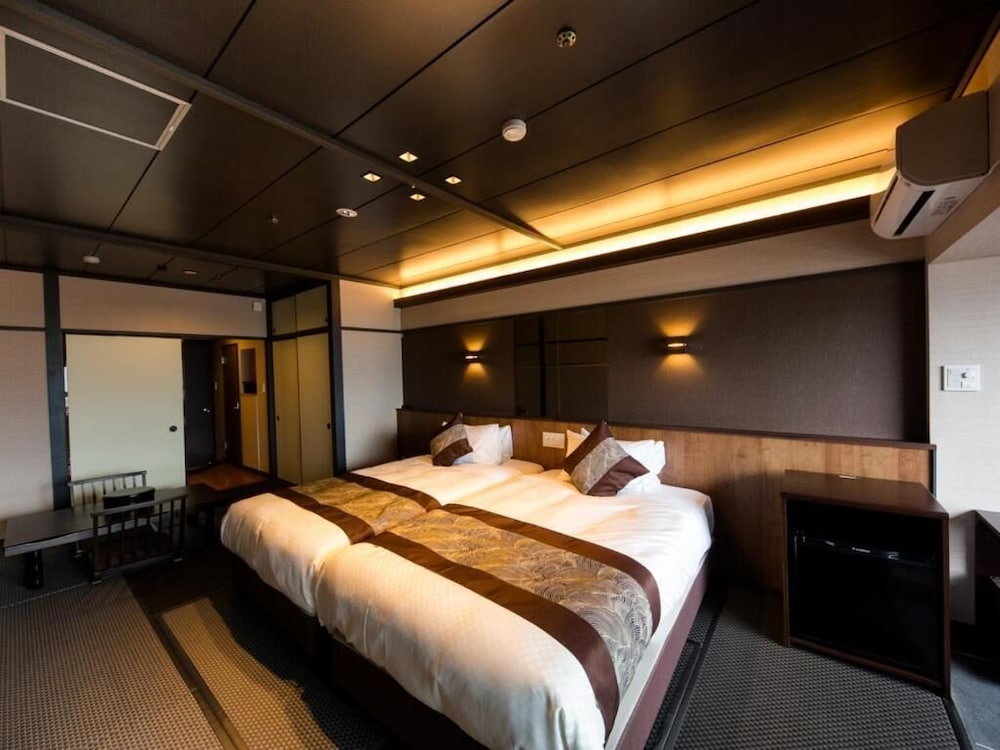 Japanese modern -Western room with open-air bath and ocean view Smoking photo 2