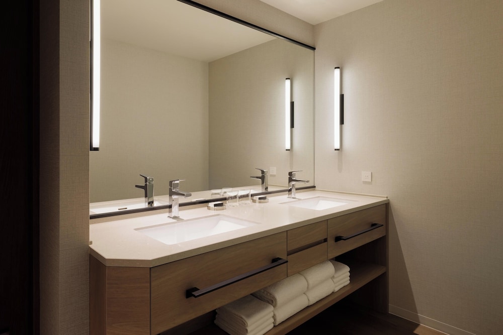 SUI JUNIOR SUITE, Club lounge access, 2 Twin SUI JUNIOR SUITE, Club lounge access, 2 Twin