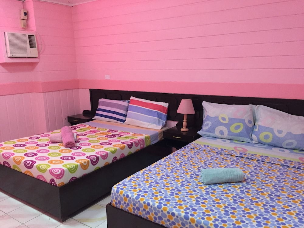 Family Room, 2 Queen Beds photo 1