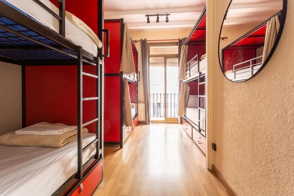 Dormitorio compartido, Dormitorio mixto