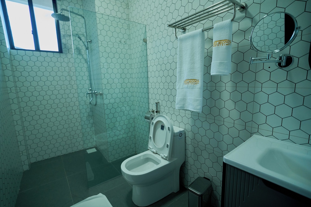 Deluxe Suite, City View