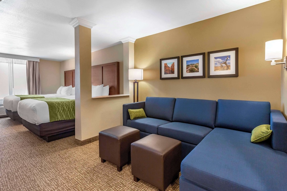 Suite, Multiple Beds, Accessible, Non Smoking - Photo 2