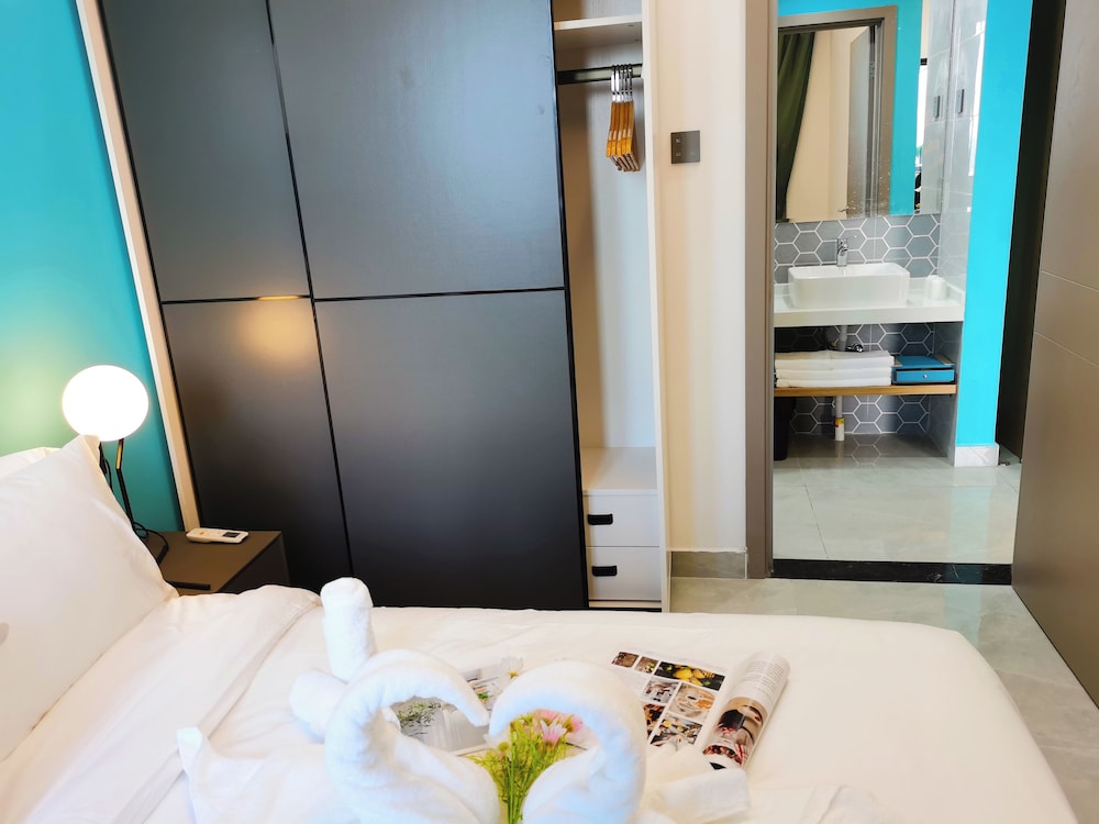 Family Studio Suite, Balcony, Mountain View