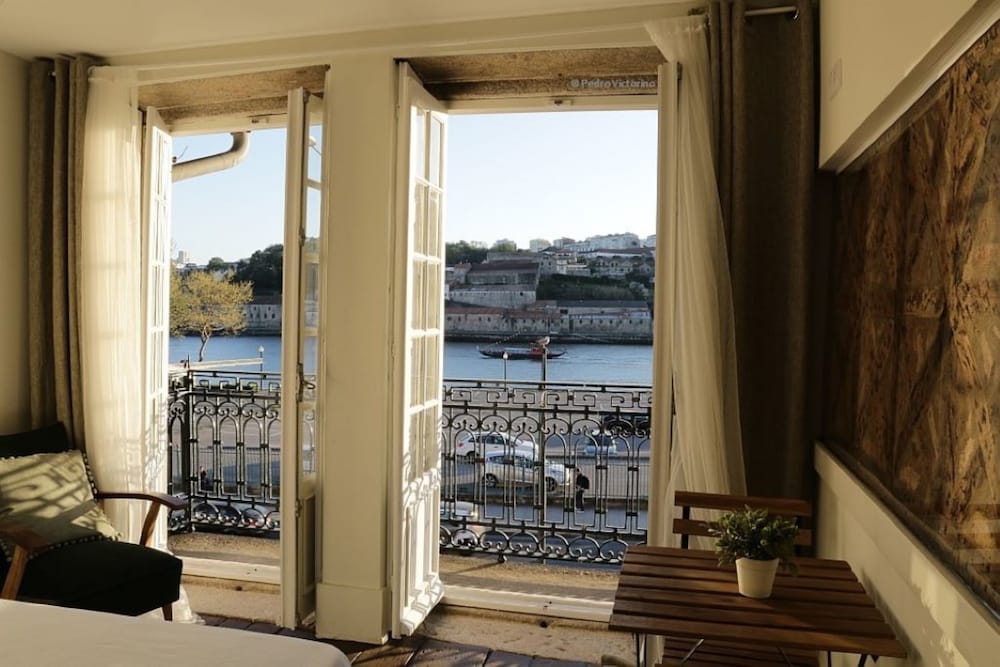 Grand Studio, Balcony, River View (2)