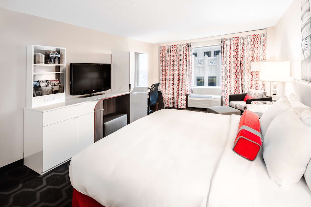 Room, 1 King Bed, Mountain View - Photo 11