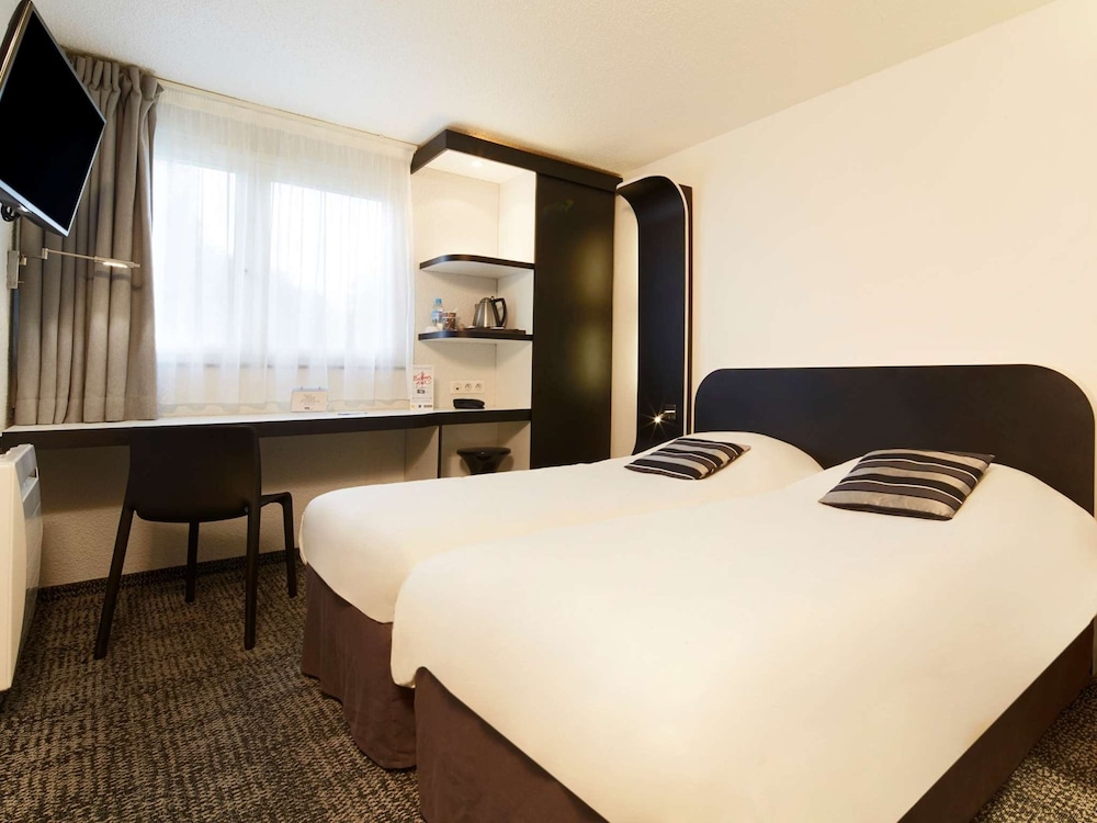 Standard Room, 2 Twin Beds - Photo 1