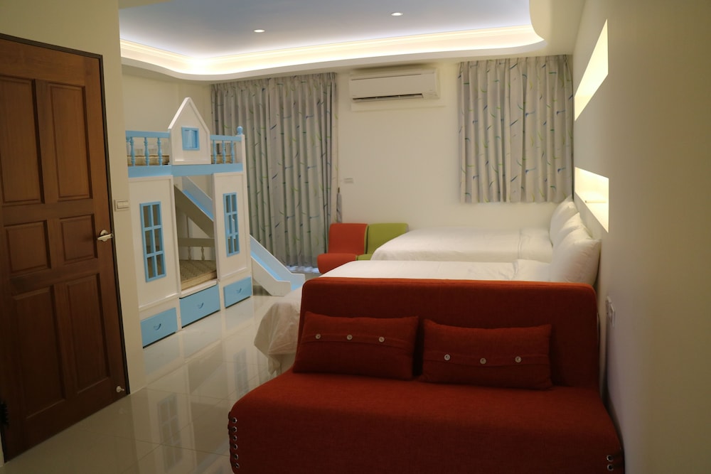 Family Room photo 2