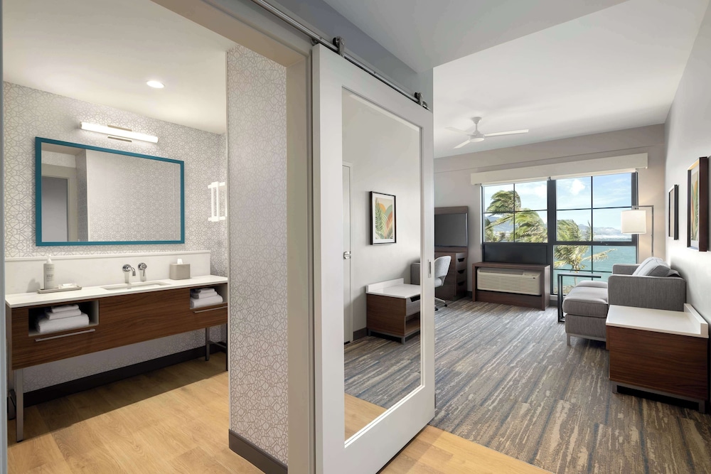 Suite, 1 King Bed, Refrigerator & Microwave, Ocean View