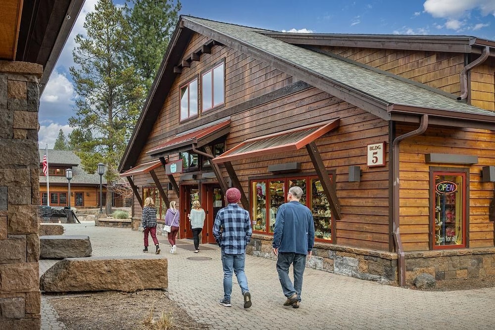 House, Multiple Beds (Splitrock - Unit 3) photo 3