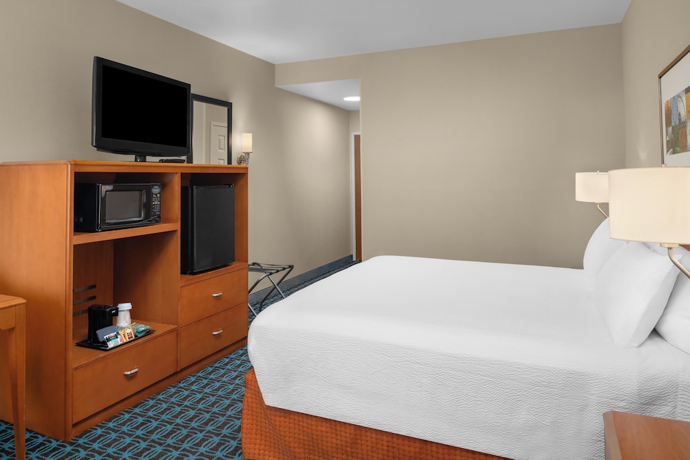 Room, 1 King Bed with Sofa bed (Hearing Accessible)