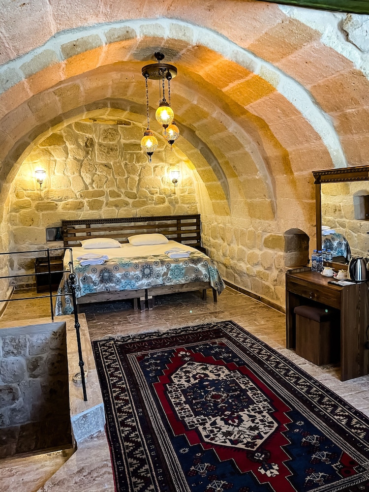 Comfort Room, Courtyard View (Stone) - Photo 9